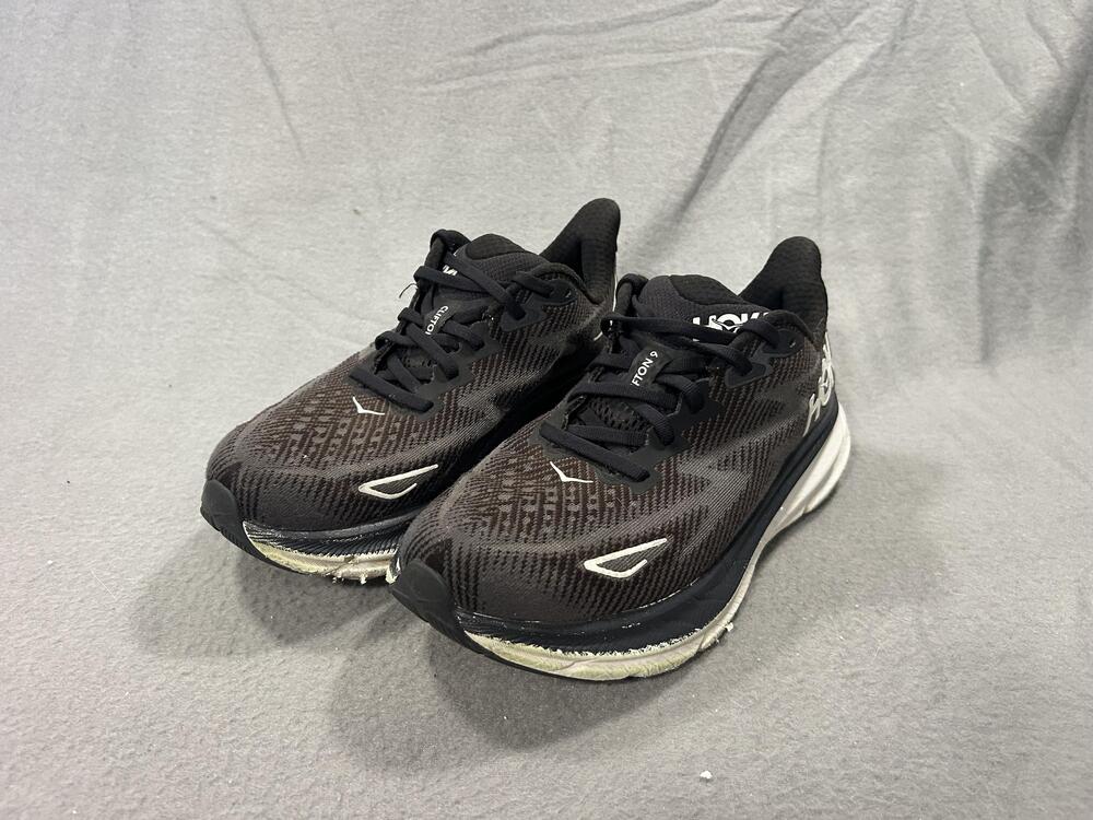 Hoka One One Clifton 9 Wide Shoes Womens Size 7D Black Road Running Sneaker